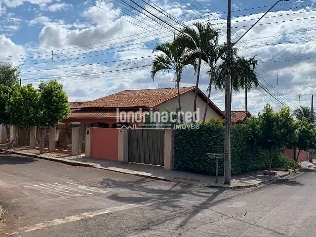 Casa com 711m², à venda, no bairro Vila Romana em Ibiporã