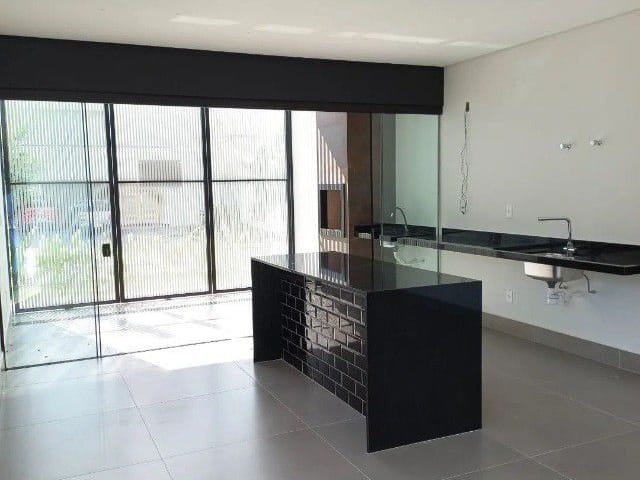 Casa com 300m² 3 quartos e 3 banheiros, à venda, no bairro Residencial Novo Horizonte em Taubaté