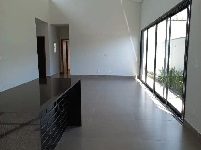 Casa com 300m² 3 quartos e 3 banheiros, à venda, no bairro Residencial Novo Horizonte em Taubaté