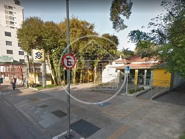 Casa com 900m², para alugar, no bairro Pinheiros em São Paulo