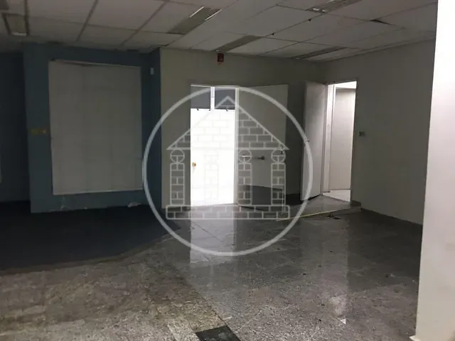Casa com 900m², para alugar, no bairro Pinheiros em São Paulo