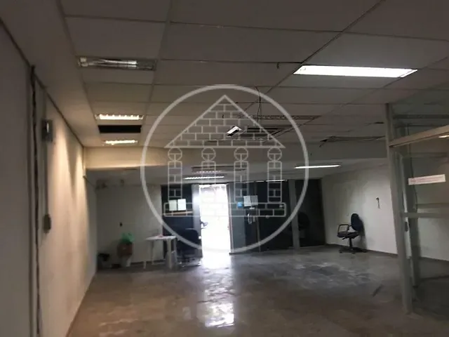 Casa com 900m², para alugar, no bairro Pinheiros em São Paulo