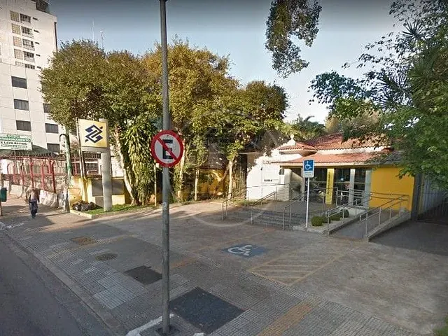 Casa com 900m², para alugar, no bairro Pinheiros em São Paulo
