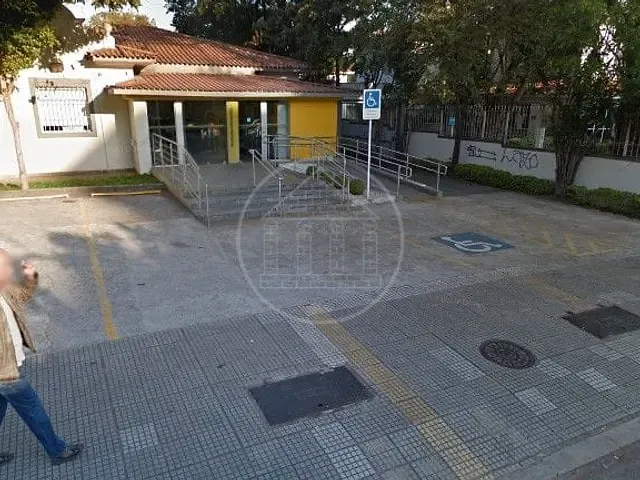 Casa com 900m², para alugar, no bairro Pinheiros em São Paulo