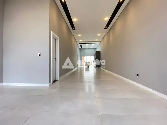 Casa com 180m² 3 quartos e 4 banheiros, à venda, no bairro Uvaranas em Ponta Grossa