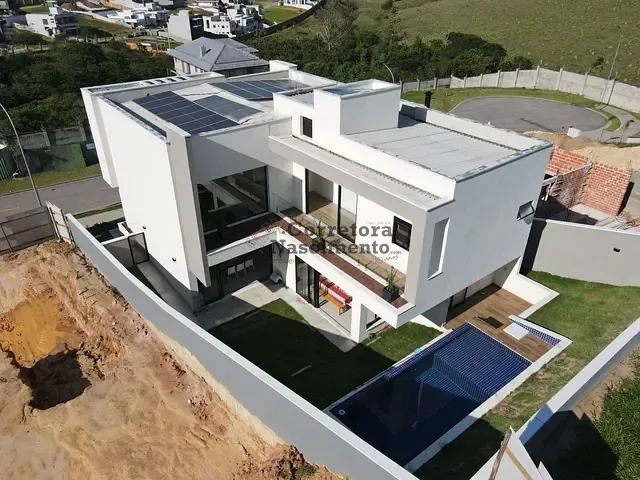 Casa com 472m² 4 quartos e 5 banheiros, à venda, no bairro Condomínio Residencial Alphaville em São José dos Campos