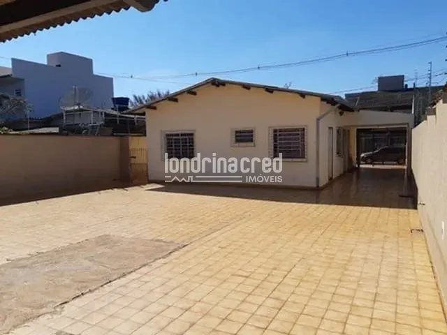 Casa com 350m², à venda, no bairro Messiânico em Londrina