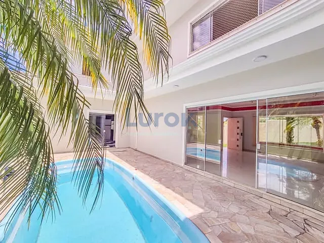 Casa com 640m² 3 quartos e 5 banheiros, à venda ou para alugar, no bairro Jardim Recanto em Valinhos