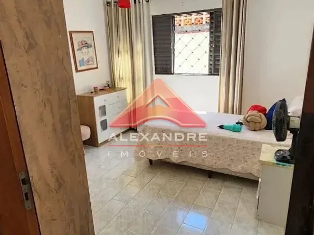 Casa com 150m² 2 quartos e 2 banheiros, à venda, no bairro Vila Tesouro em São José Dos Campos