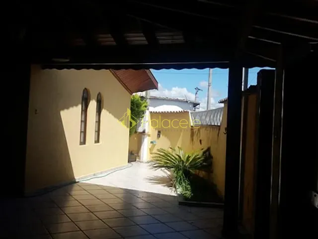 Casa com 267m² 3 quartos e 2 banheiros, à venda, no bairro Santana em Pindamonhangaba