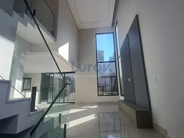 Casa com 300m² 3 quartos e 4 banheiros, à venda, no bairro Vila Pagano em Valinhos
