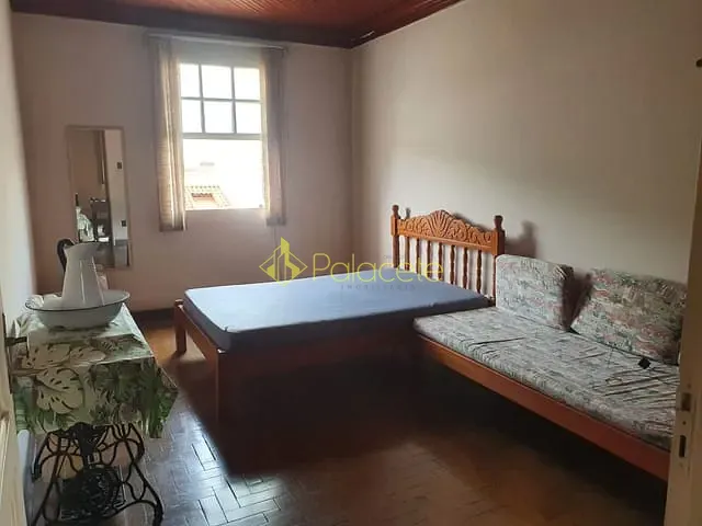 Casa com 600m² 4 quartos e 1 banheiro, à venda, no bairro Pedreira em Guaratinguetá
