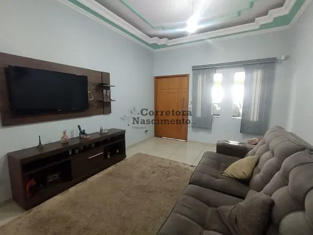 Casa com 250m² 4 quartos e 2 banheiros, à venda, no bairro Villa Branca em Jacareí