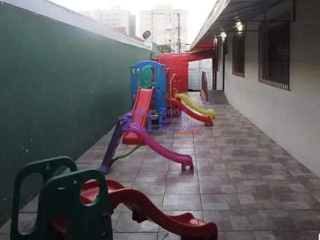 Casa à venda, no bairro Vila Antonieta em São Paulo