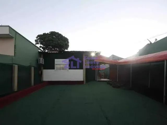 Casa à venda, no bairro Vila Antonieta em São Paulo