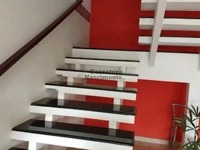 Casa com 250m² 4 quartos e 2 banheiros, à venda, no bairro Jardim do Vale em Jacareí