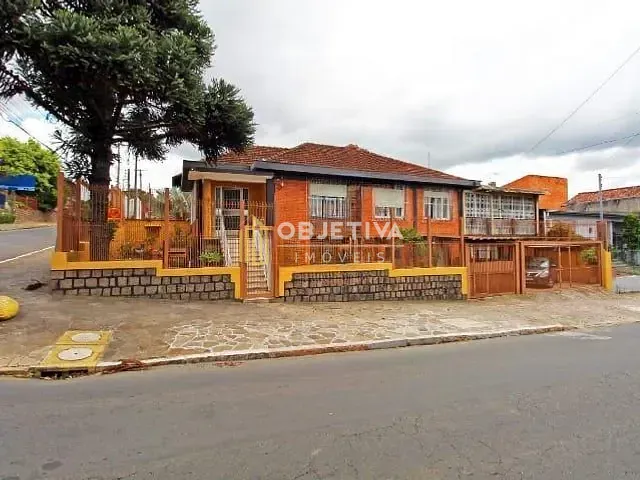 Casa 3 quartos e 2 banheiros, à venda, no bairro Jardim Sabará em Porto Alegre