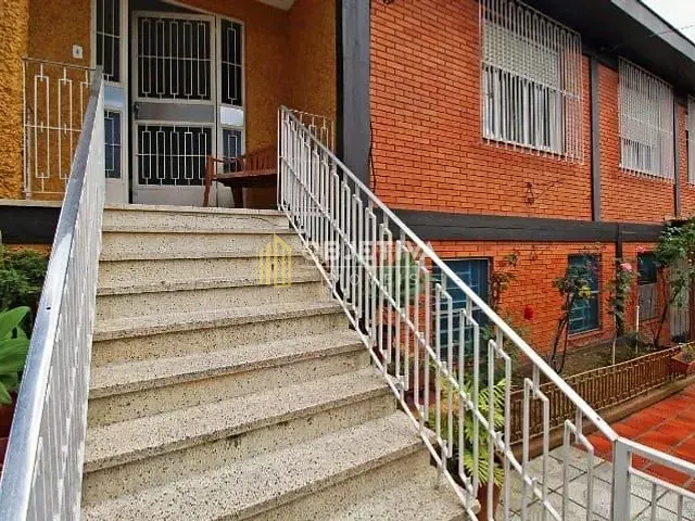 Casa 3 quartos e 2 banheiros, à venda, no bairro Jardim Sabará em Porto Alegre