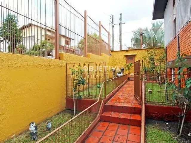 Casa 3 quartos e 2 banheiros, à venda, no bairro Jardim Sabará em Porto Alegre