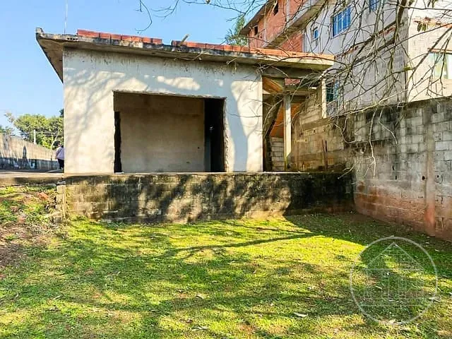 Casa com 545m² 2 quartos e 3 banheiros, à venda, no bairro Jardim Casa Grande em São Paulo