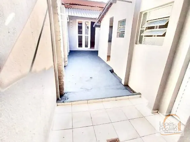 Casa com 190m² 4 quartos e 2 banheiros, para alugar, no bairro Centro em Atibaia