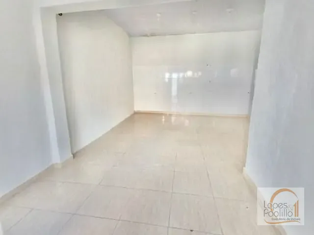 Casa com 190m² 4 quartos e 2 banheiros, para alugar, no bairro Centro em Atibaia