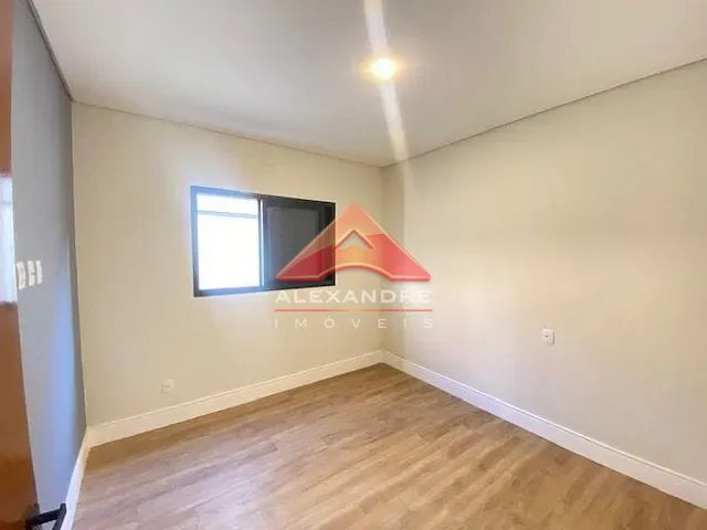 Casa com 300m² 3 quartos e 3 banheiros, à venda, no bairro Condomínio Terras do Vale em Caçapava