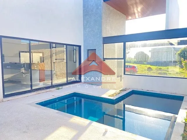 Casa com 300m² 3 quartos e 3 banheiros, à venda, no bairro Condomínio Terras do Vale em Caçapava