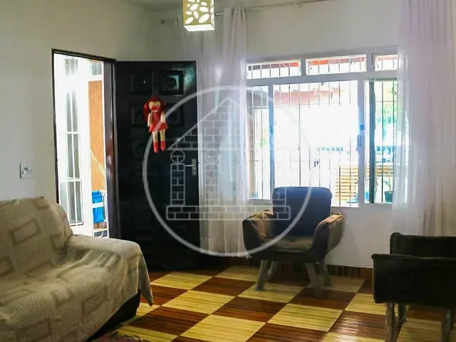 Casa com 250m² 5 quartos e 4 banheiros, à venda, no bairro Socorro em São Paulo