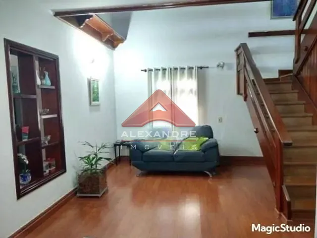 Casa com 250m² 4 quartos e 1 banheiro, à venda, no bairro Bosque dos Eucaliptos em São José dos Campos