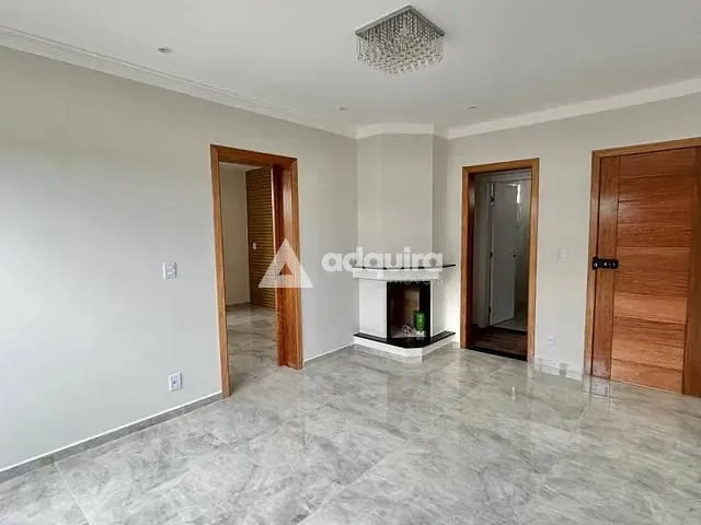 Casa com 300m² 4 quartos e 4 banheiros, à venda, no bairro Jardim Carvalho em Ponta Grossa
