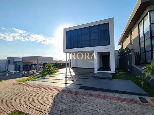 Casa com 235m² 3 quartos e 4 banheiros, à venda, no bairro Gleba Pinguim em Londrina