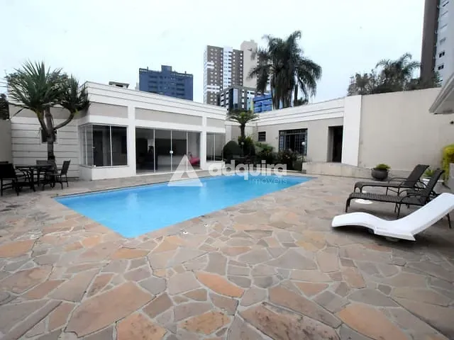 Casa com 927m² 3 quartos e 6 banheiros, à venda, no bairro Centro em Ponta Grossa