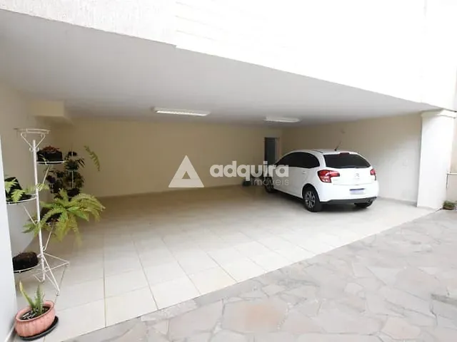 Casa com 927m² 3 quartos e 6 banheiros, à venda, no bairro Centro em Ponta Grossa
