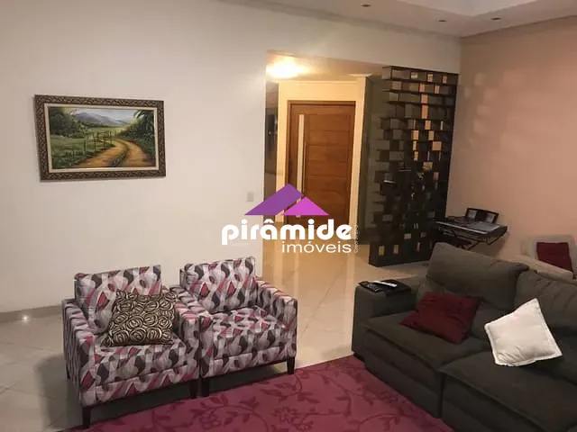 Casa com 3300m² 3 quartos e 3 banheiros, à venda, no bairro Jardim Caçapava em Caçapava