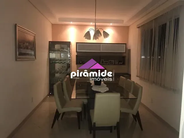 Casa com 3300m² 3 quartos e 3 banheiros, à venda, no bairro Jardim Caçapava em Caçapava