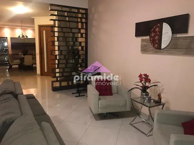 Casa com 3300m² 3 quartos e 3 banheiros, à venda, no bairro Jardim Caçapava em Caçapava