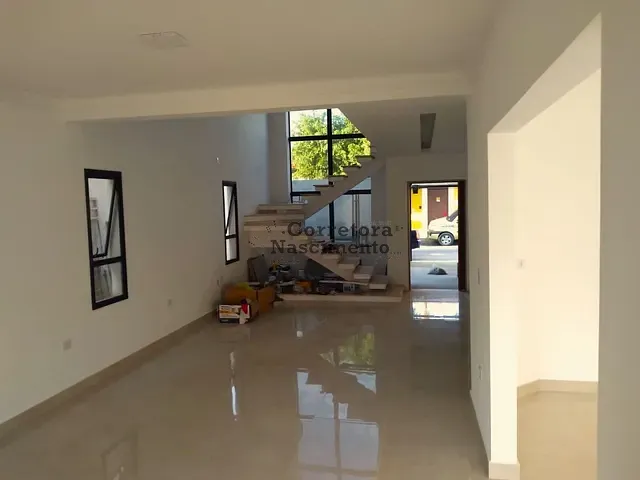 Casa com 250m² 3 quartos e 2 banheiros, à venda, no bairro Loteamento Villa Branca em Jacareí