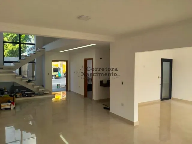 Casa com 250m² 3 quartos e 2 banheiros, à venda, no bairro Loteamento Villa Branca em Jacareí