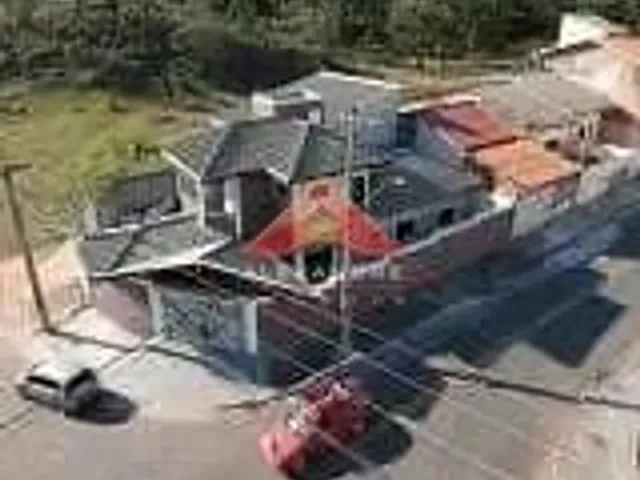 Casa com 200m² 3 quartos e 1 banheiro, à venda, no bairro Jardim Santa Júlia em São José Dos Campos