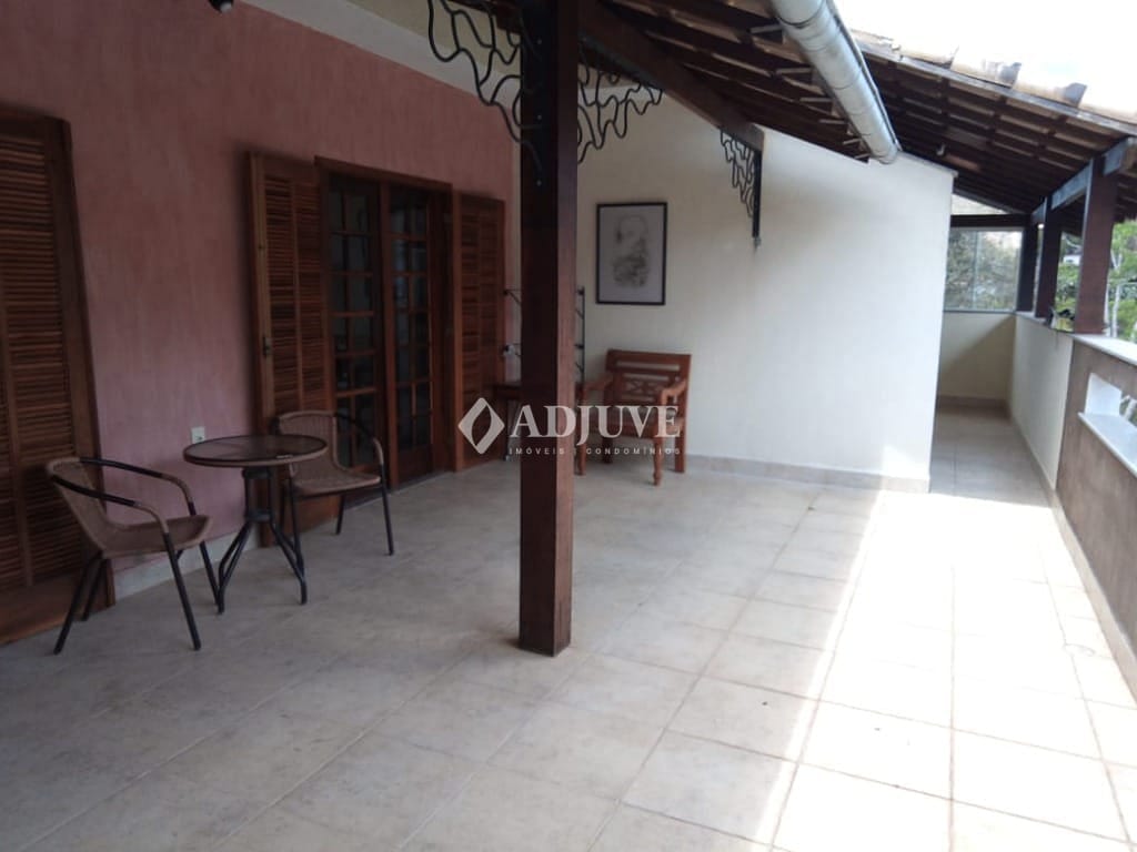 Casa à venda com 3 quartos, 450m² - Foto 3