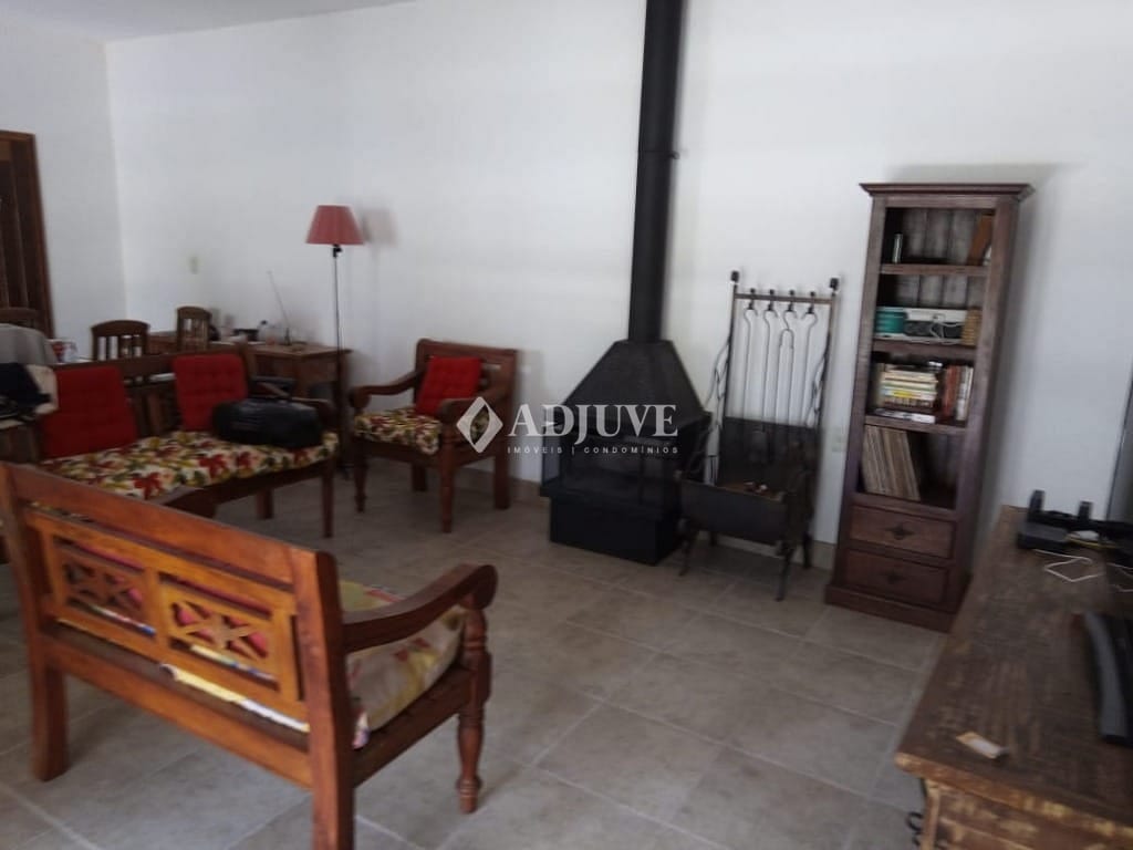 Casa à venda com 3 quartos, 450m² - Foto 4