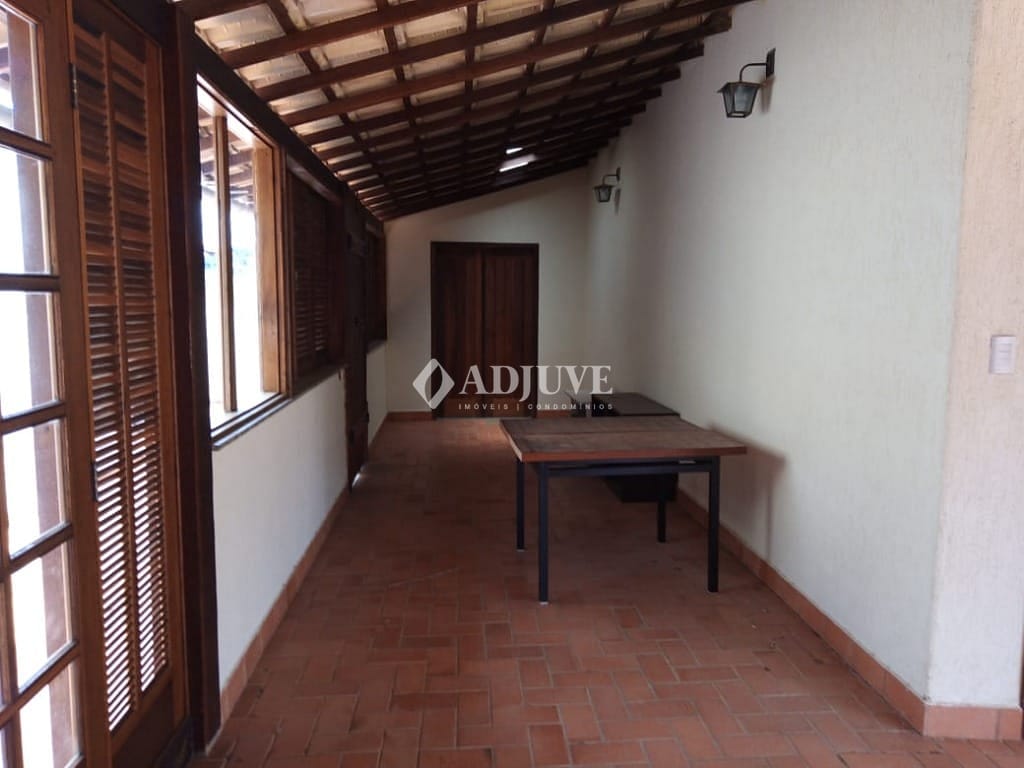 Casa à venda com 3 quartos, 450m² - Foto 10