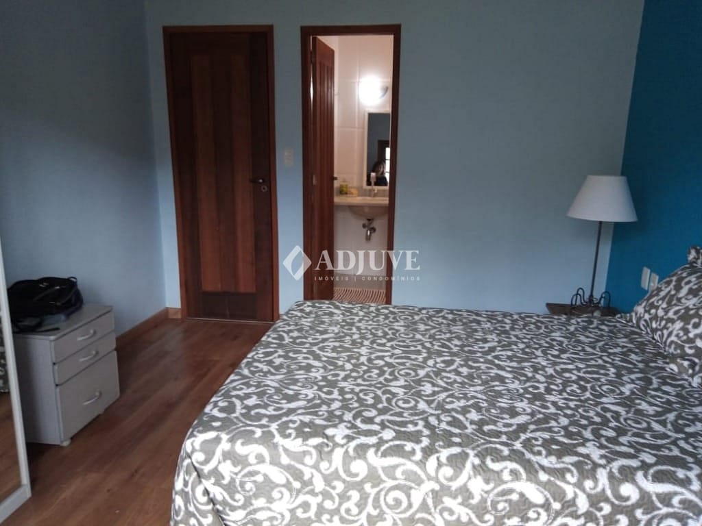 Casa à venda com 3 quartos, 450m² - Foto 7