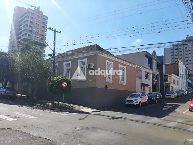 Casa com 417m², à venda, no bairro Centro em Ponta Grossa