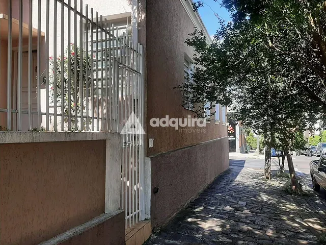 Casa com 417m², à venda, no bairro Centro em Ponta Grossa