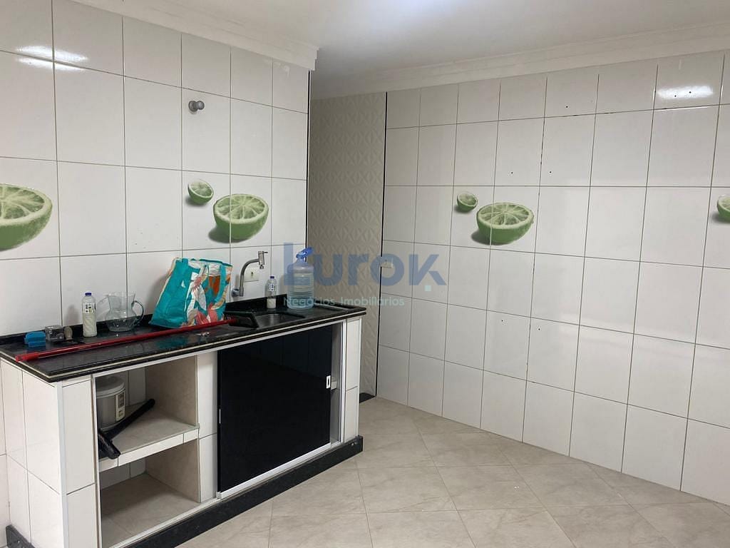 Sobrado à venda com 3 quartos, 212m² - Foto 4