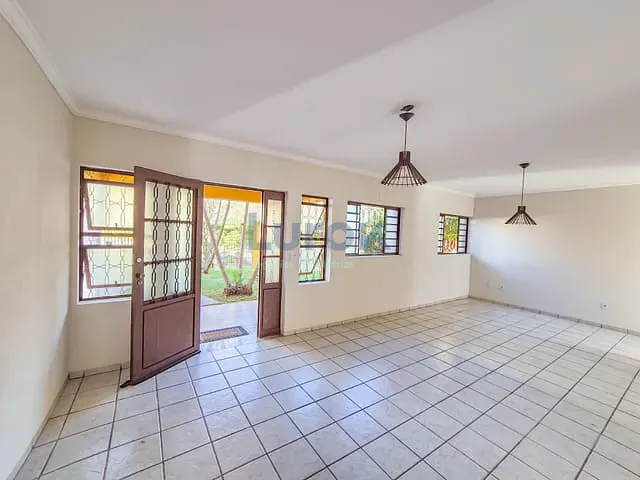Casa com 386m² 3 quartos e 4 banheiros, à venda, no bairro Parque Nova Suíça em Valinhos