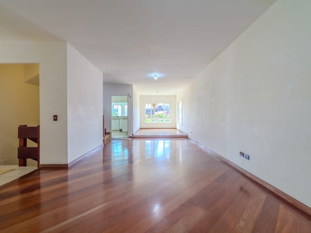 Casa com 369m² 4 quartos e 5 banheiros, à venda, no bairro Jardim Leonor em São Paulo