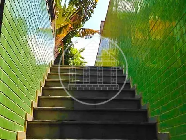 Casa com 200m² 1 quarto e 2 banheiros, à venda, no bairro Vila Friburgo em São Paulo